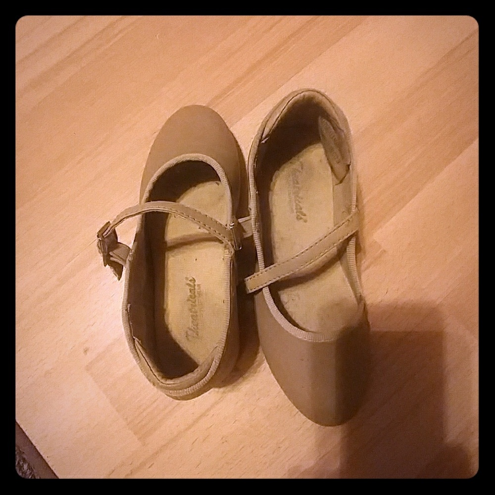 Tap shoes